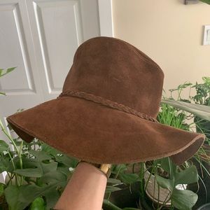 100% leather floppy hat.  New with tags.